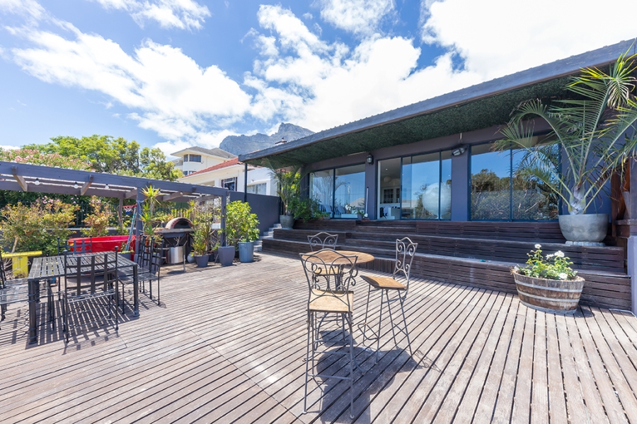12 Bedroom Property for Sale in Camps Bay Western Cape